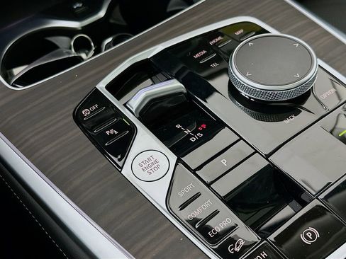 Used 2025 BMW X7 xDrive40i w/ Premium Package image 20