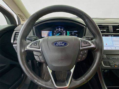 Used 2018 Ford Fusion SE w/ Equipment Group 201A image 8