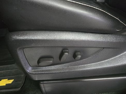 Used 2015 Chevrolet Suburban LTZ image 23