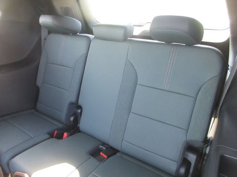 New 2026 GMC Acadia AT4 w/ Luxury Package AWD/4WD image 14