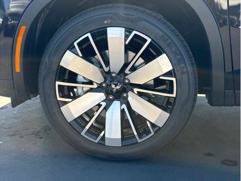New 2026 Mitsubishi Outlander LE FWD image 9