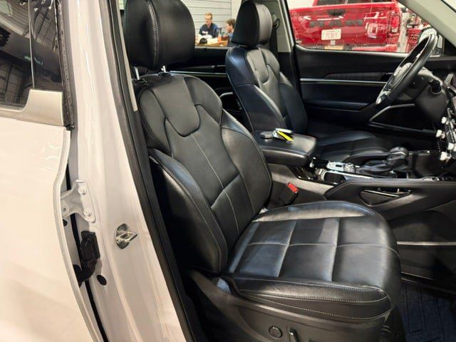 Used 2025 Kia Telluride SX AWD/4WD image 9