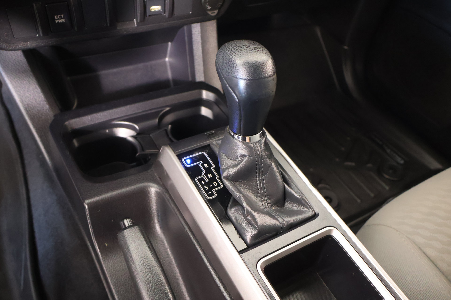 Used 2022 Toyota Tacoma SR5 w/ SR5 Appearance Package (SM) RWD image 7