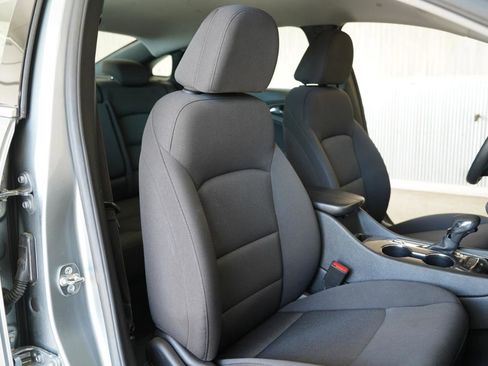 Used 2025 Chevrolet Malibu LT image 30