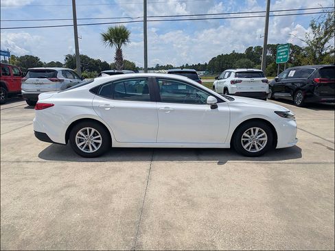 Used 2025 Toyota Camry LE FWD image 2