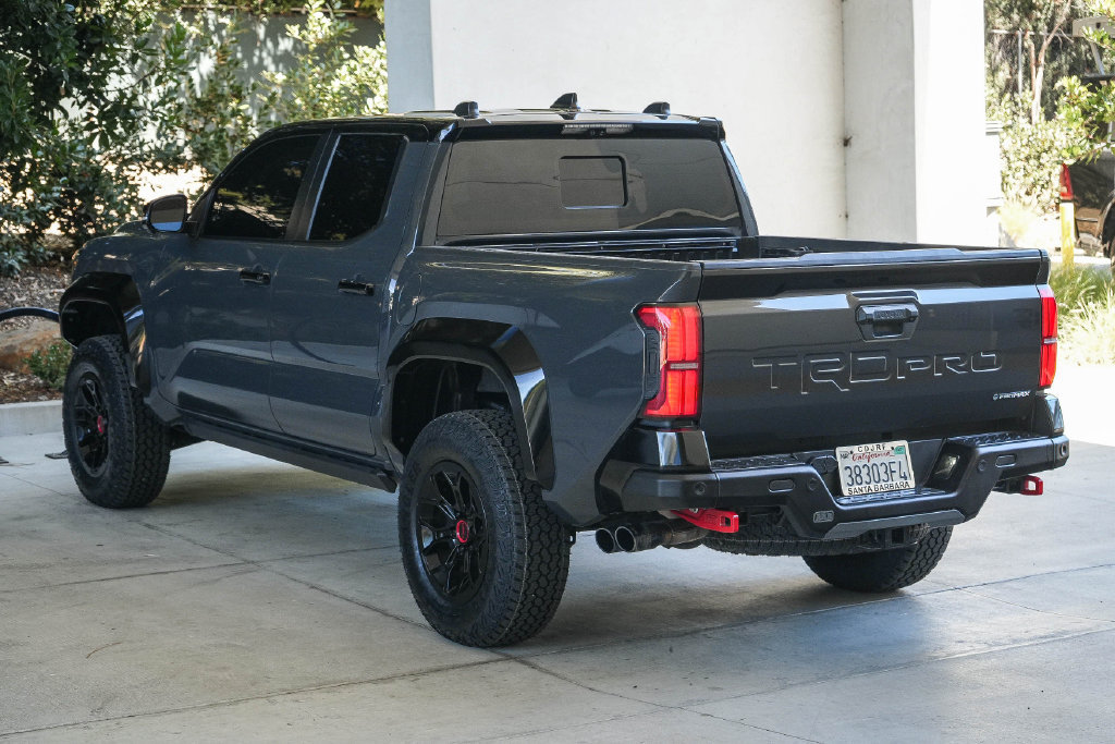 Used 2025 Toyota Tacoma TRD Pro w/ Tow Tech Package AWD/4WD image 4