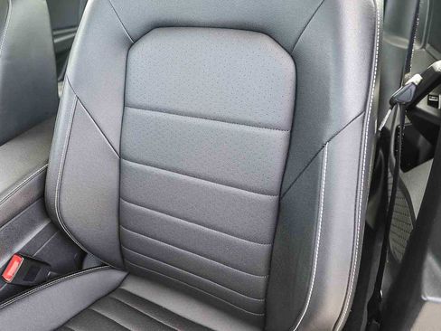 Used 2024 Volkswagen Jetta SE image 24