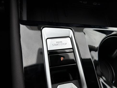 Used 2025 Volkswagen Atlas SE w/ Panoramic Sunroof Package image 20