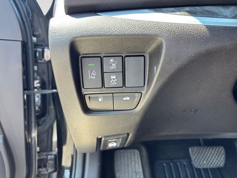 Used 2018 Acura TLX FWD image 36