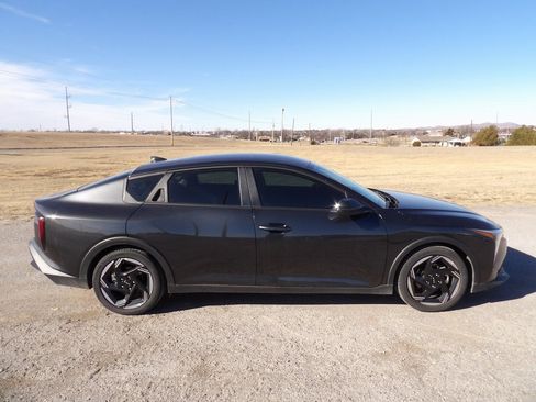 Used 2025 Kia K4 EX image 5