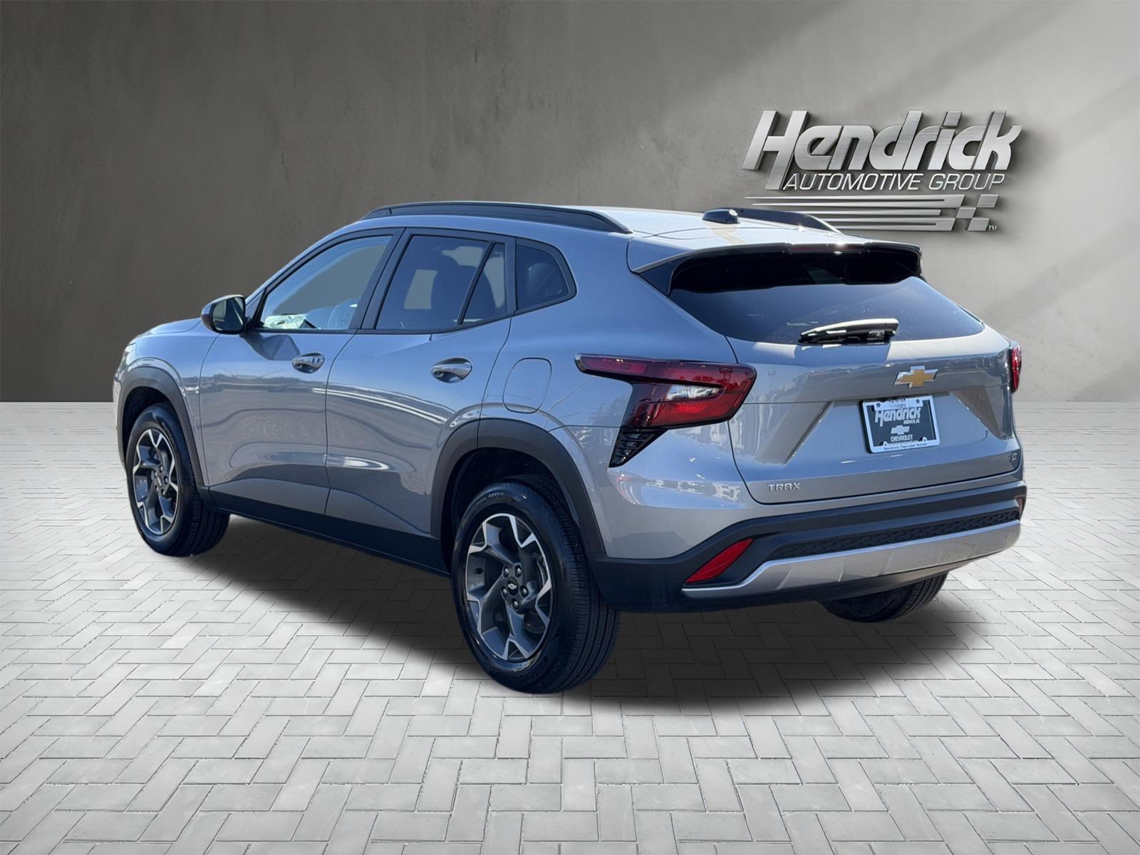 Used 2024 Chevrolet Trax LT FWD image 8