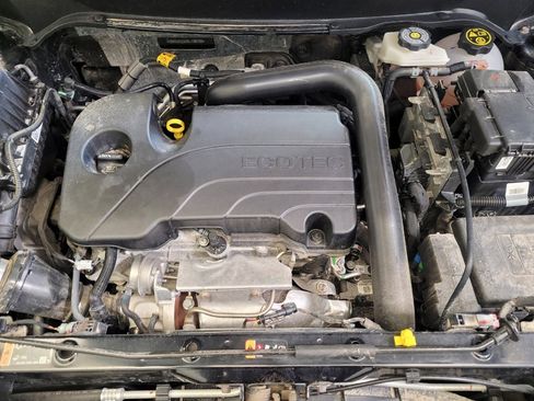Used 2024 Chevrolet Equinox LT w/ LPO, Floor Liner Package FWD image 30