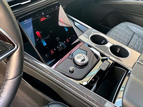 Certified 2025 Cadillac Escalade ESV V image 18