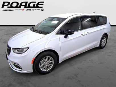 New 2026 Chrysler Pacifica Select
