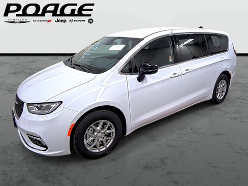 New 2026 Chrysler Pacifica Select image 1
