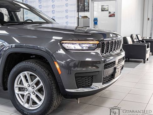 Used 2021 Jeep Grand Cherokee L Laredo w/ Luxury Tech Group I AWD/4WD image 4