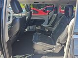 Used 2023 Chrysler Pacifica Limited image 6