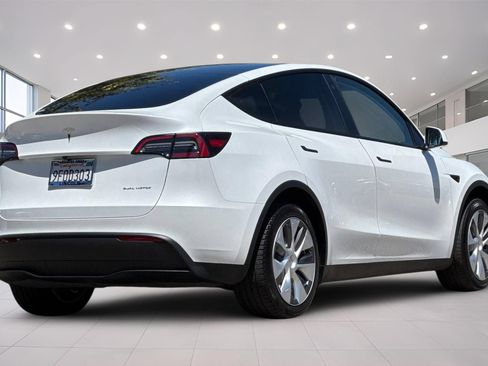 Used 2023 Tesla Model Y Long Range AWD/4WD image 4