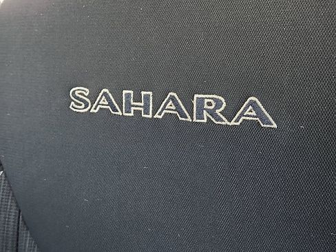 Used 2017 Jeep Wrangler Unlimited Sahara AWD/4WD image 9