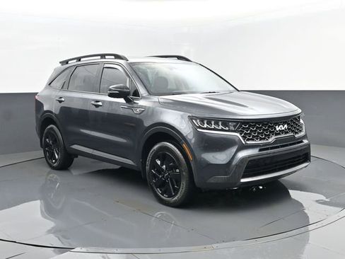 Used 2023 Kia Sorento S image 3