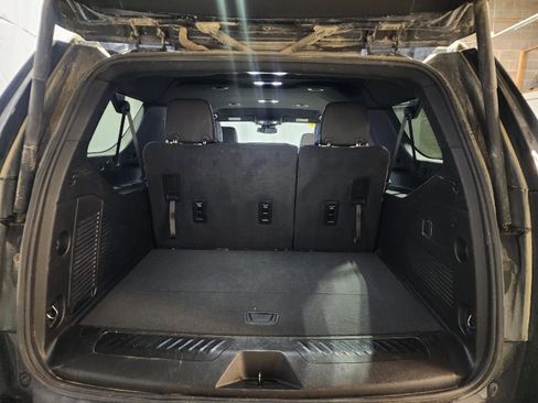 Used 2024 Chevrolet Suburban LT image 15