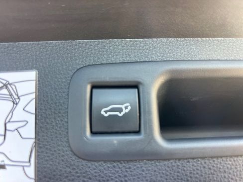 Used 2022 Toyota Highlander Platinum AWD/4WD image 30