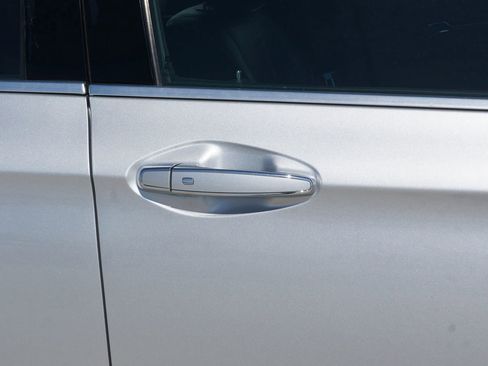 Used 2017 Chevrolet Impala Premier FWD image 17