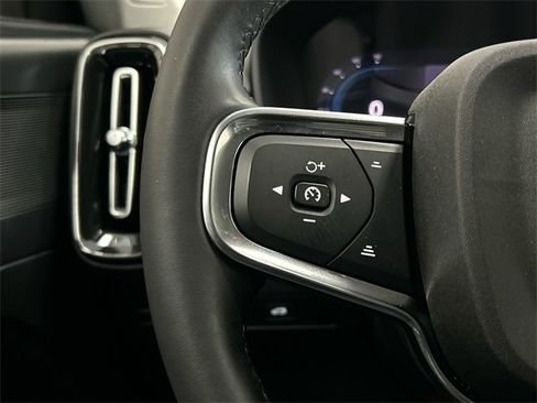 Certified 2024 Volvo XC40 B5 Core image 13