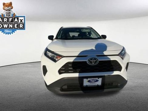 Used 2021 Toyota RAV4 LE image 3