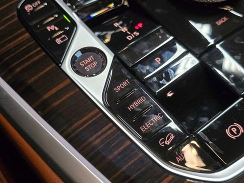 New 2026 BMW X5 xDrive50e w/ Executive Package image 35