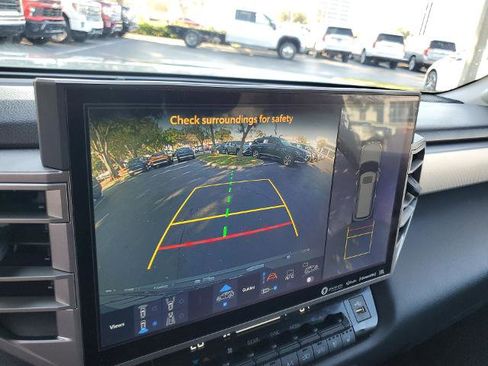 Used 2023 Toyota Sequoia Limited image 90