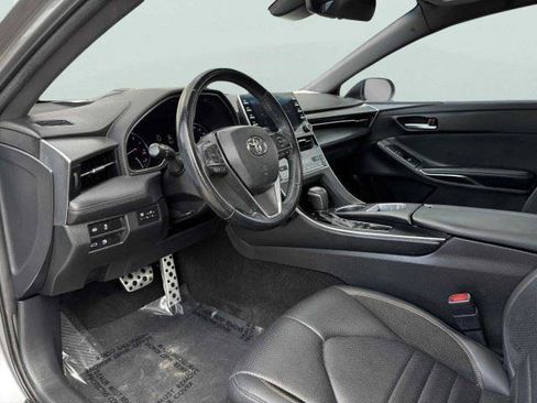 Used 2019 Toyota Avalon XSE FWD image 17
