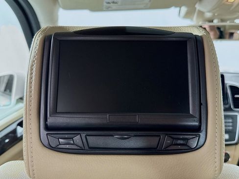 Used 2017 Mercedes-Benz GLS 450 4MATIC image 25