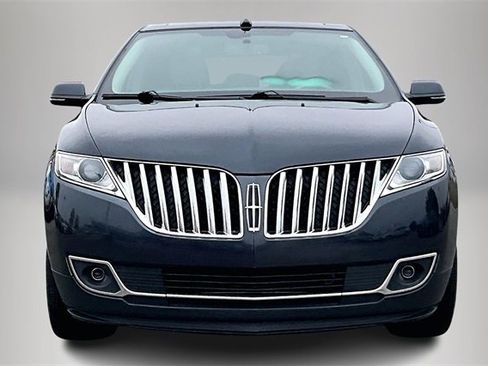 Used 2014 Lincoln MKX FWD w/ Equipment Group 102A image 3