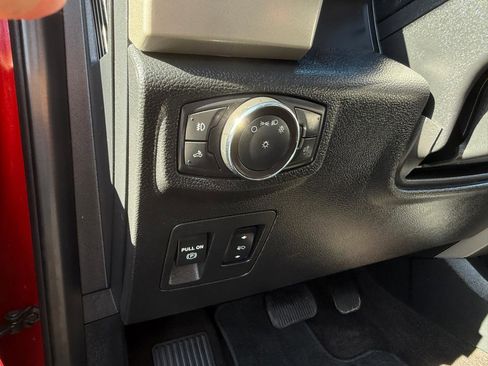 Used 2019 Ford F150 Lariat w/ Trailer Tow Package AWD/4WD image 22