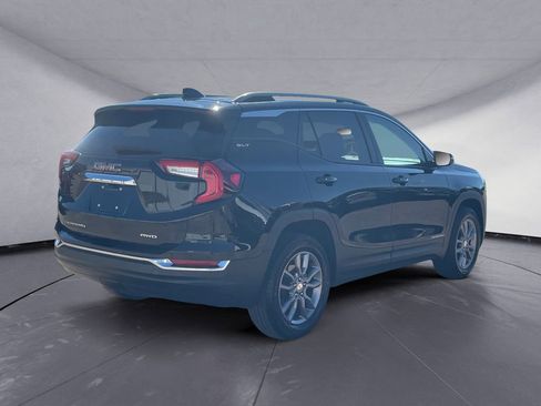 Used 2024 GMC Terrain SLT image 5