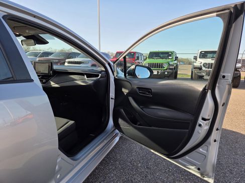 Used 2023 Toyota Corolla LE image 17