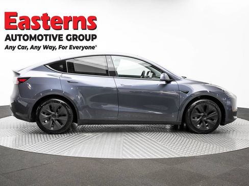 Used 2022 Tesla Model Y Long Range AWD/4WD image 4