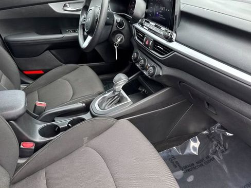 Used 2023 Kia Forte LXS w/ LXS Technology Package FWD image 19