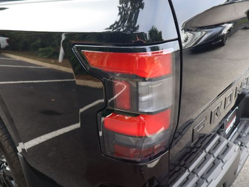 Used 2023 Nissan Frontier SV w/ Midnight Edition Package RWD image 43