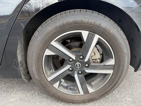 Used 2024 Nissan Sentra SV image 9