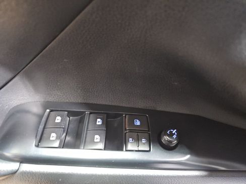 Used 2020 Toyota Camry SE image 23