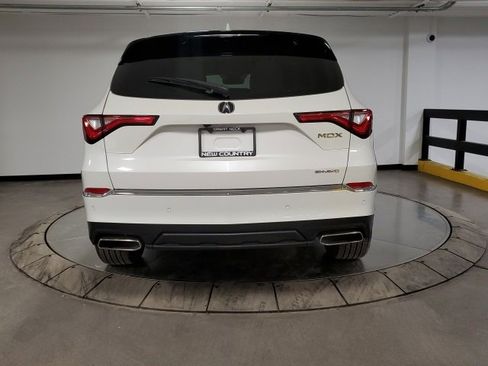 Used 2023 Acura MDX SH-AWD w/ Technology Package image 9