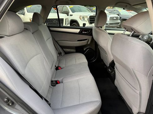 Used 2018 Subaru Outback 2.5i Premium AWD/4WD image 18