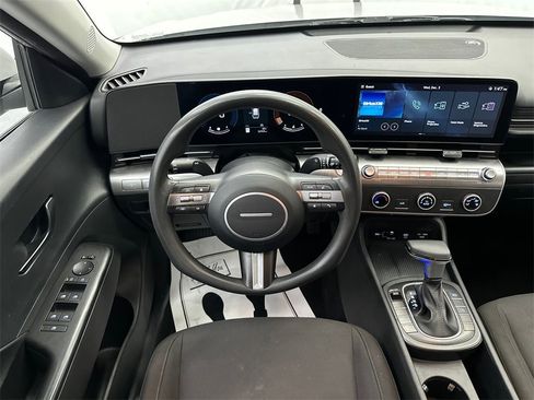 Used 2024 Hyundai Kona SE image 22