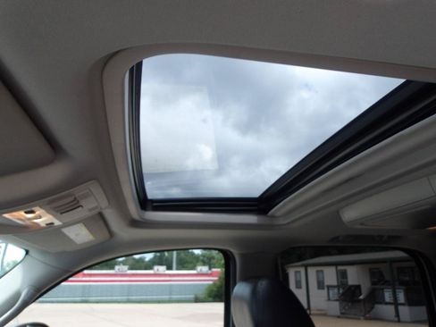 Used 2013 Chevrolet Tahoe LTZ RWD image 27