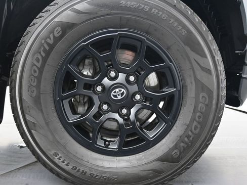 Used 2022 Toyota Tacoma SR5 image 11