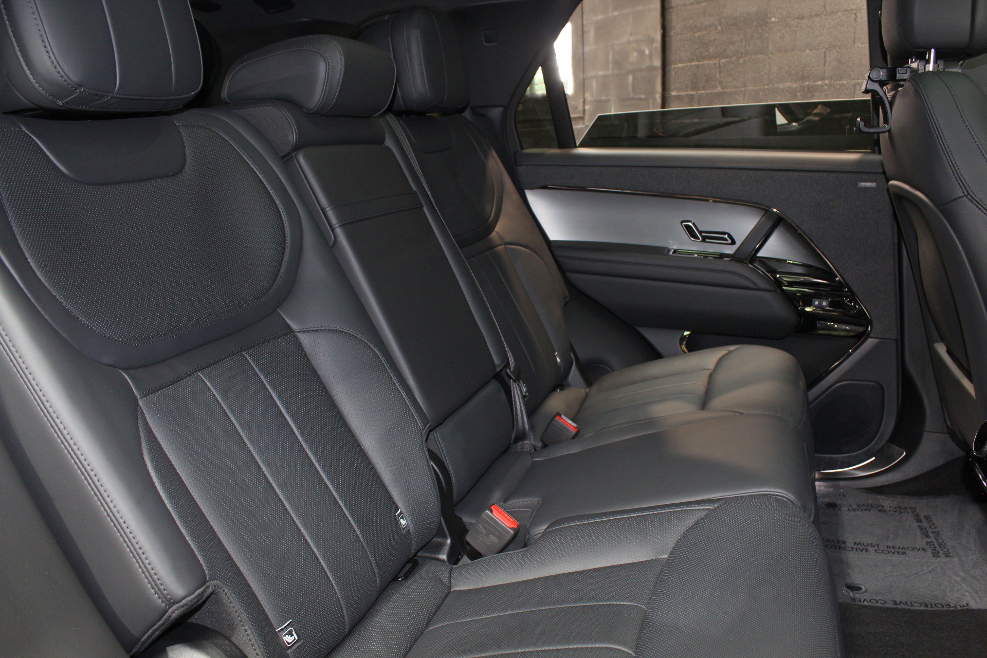 Used 2025 Land Rover Range Rover Sport SE AWD/4WD image 54