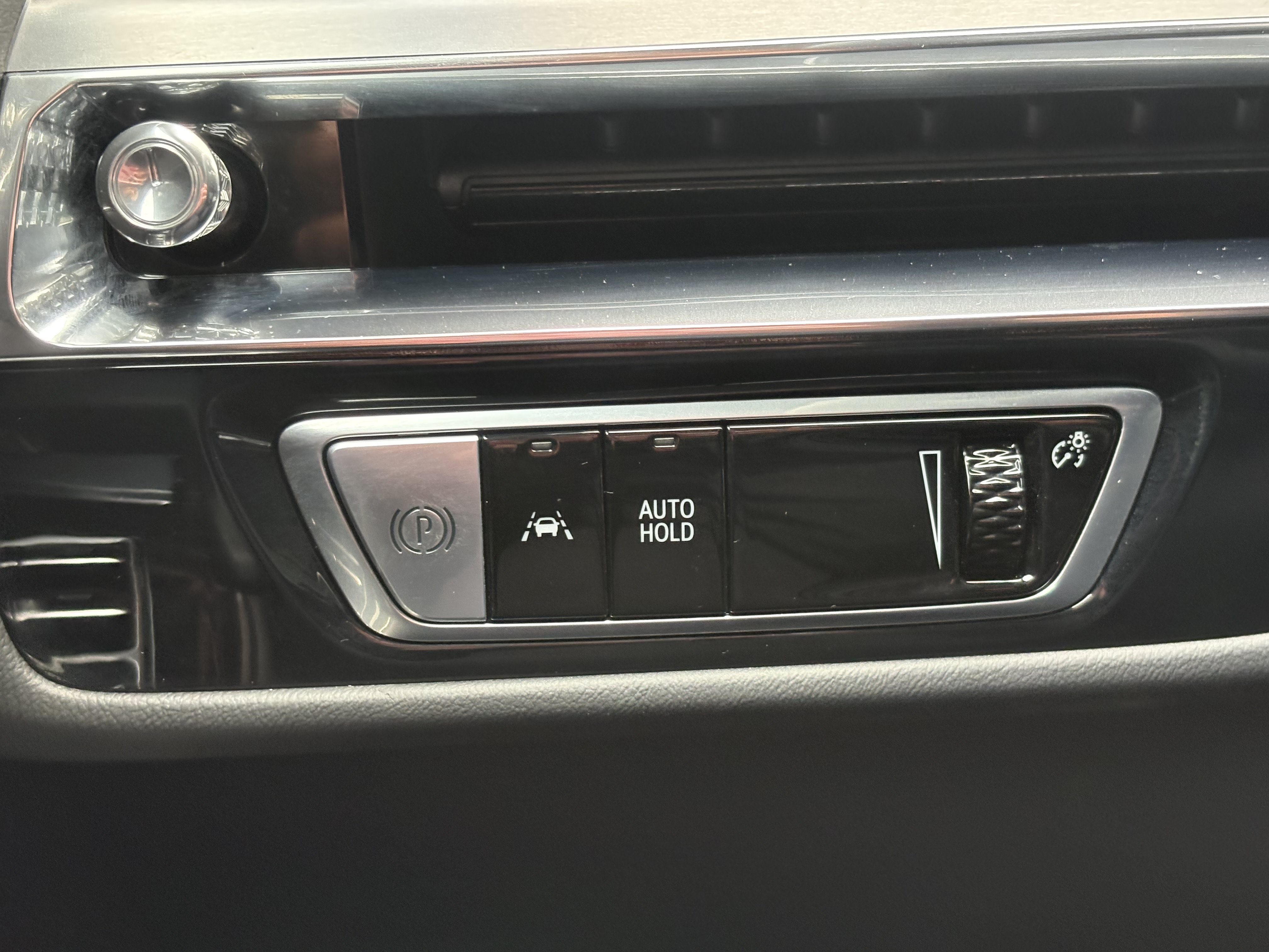 Certified 2024 Cadillac Lyriq Sport AWD/4WD image 31