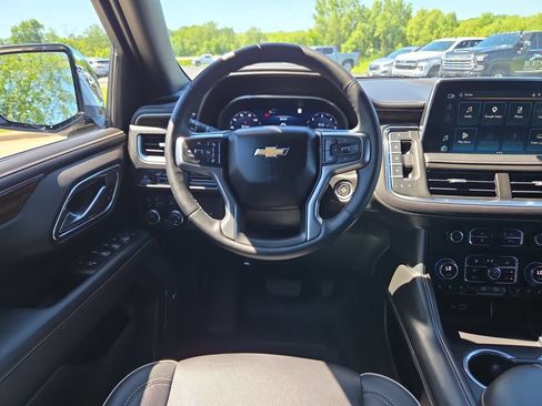 Certified 2023 Chevrolet Suburban Premier AWD/4WD image 12